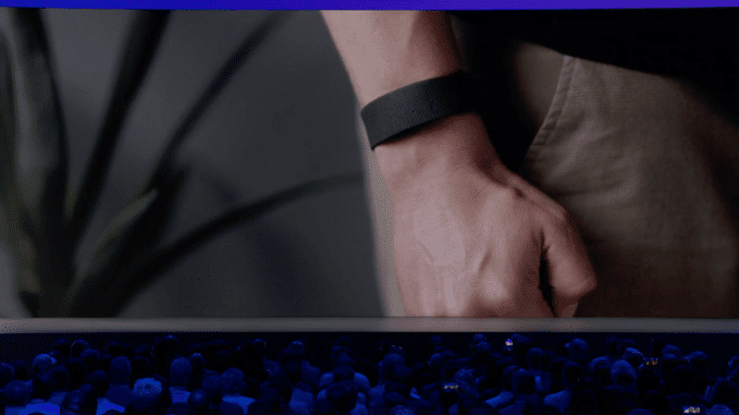 Meta发布新款智能眼镜配备显示屏和腕带控制器