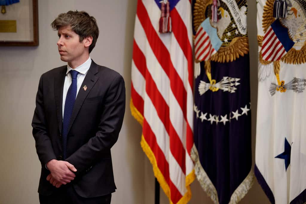 OpenAI正与甲骨文和软银合作建设五座新的星际之门数据中心