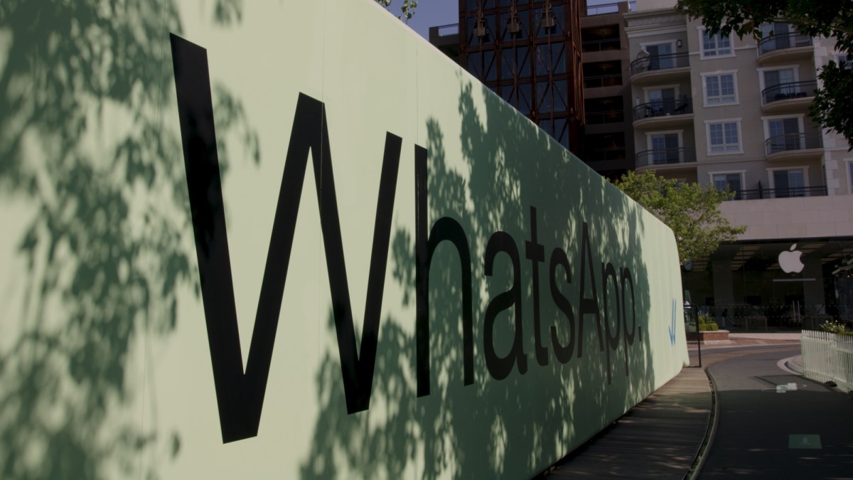 巴西监管叫停Meta封杀第三方AI聊天机器人，WhatsApp生态面临反垄断审查