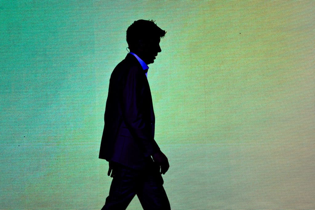 音频AI成新战场：OpenAI重组团队押注无屏设备，科技巨头争夺未来交互入口