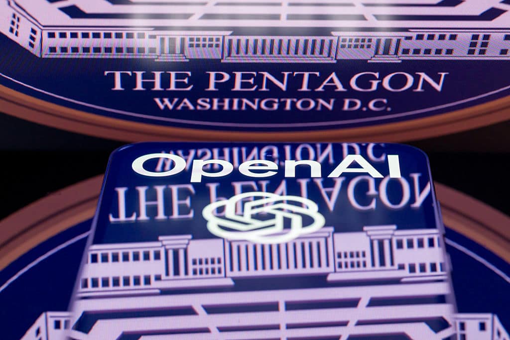 OpenAI联手AWS进军政府市场，AI巨头争夺政企订单进入白热化