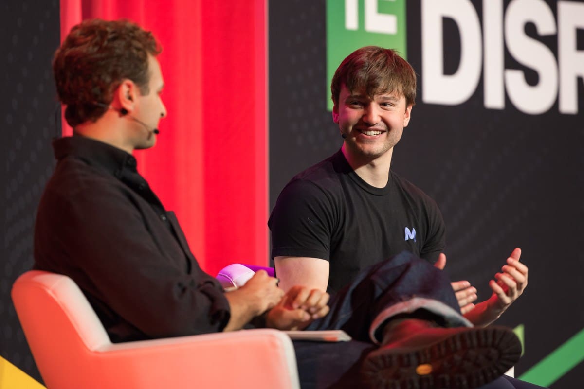 AI法律能力突飞猛进：最新基准测试显示，智能体解决专业任务能力数月内飙升60%